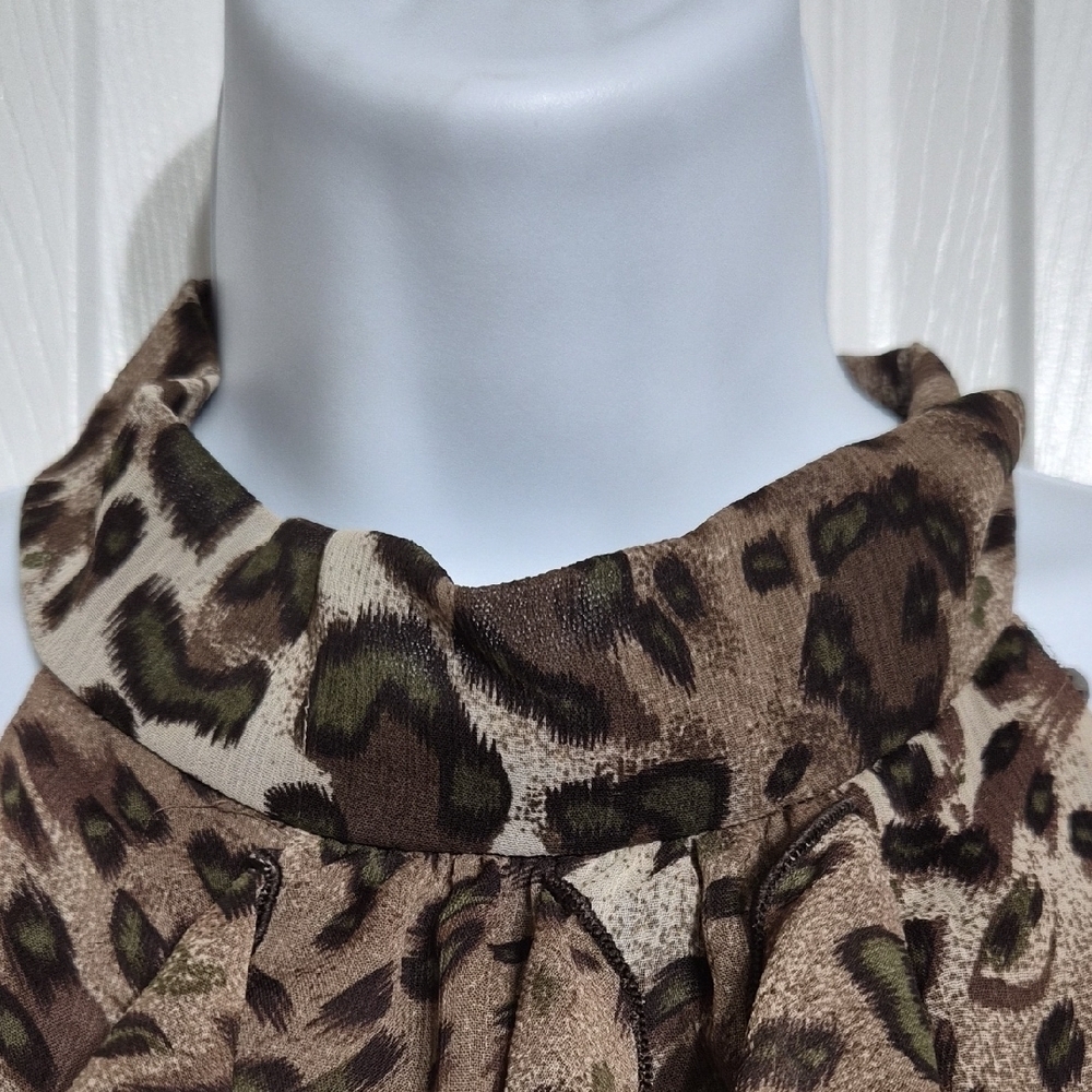 Brown Leopard Print Ruffle Blouse With Tie Back. Size L - Picture 5 of 9